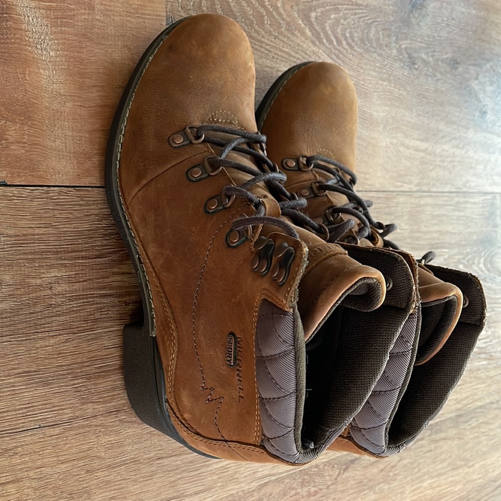 Merrell heeled Boot - Picture 2 of 4